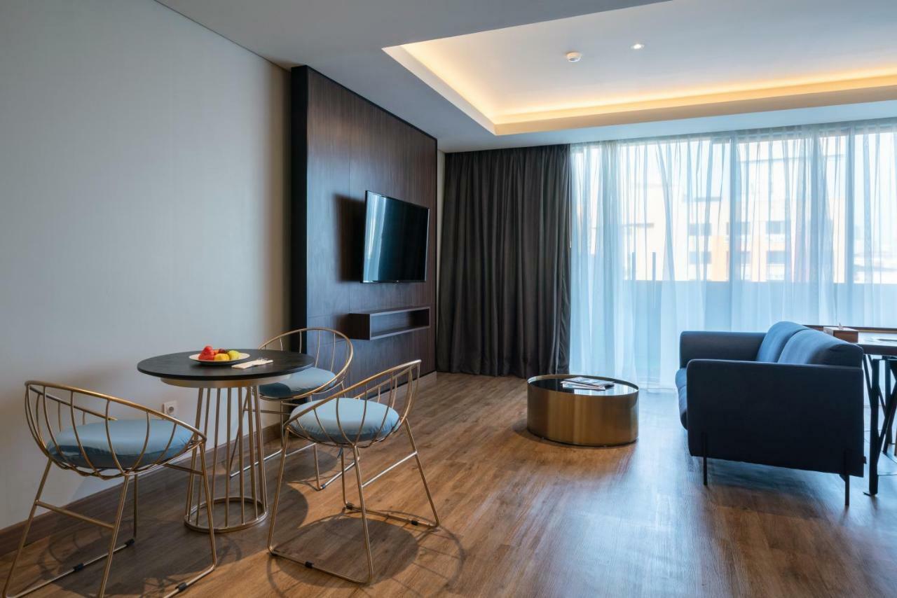 Luminor Hotel Jakarta Kota By Wh Exterior foto